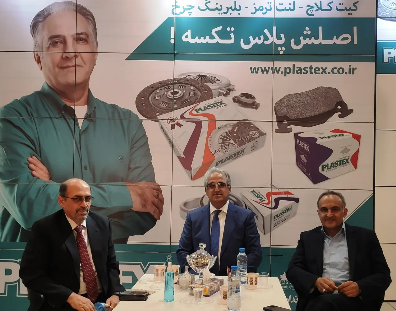 گفت‌وگو در رویداد صنعتی
